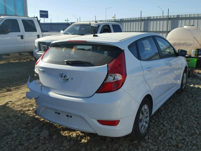 KMHCT5AEXGU277457 - 2016 HYUNDAI ACCENT SE WHITE photo 4