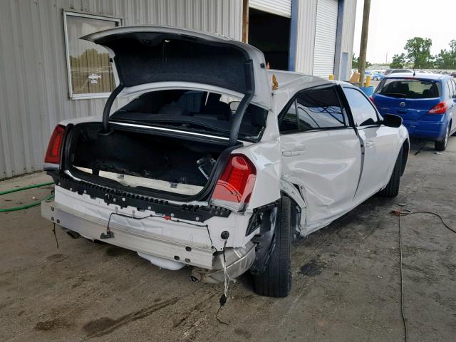 2C3CCABG9KH566181 - 2019 CHRYSLER 300 S WHITE photo 4