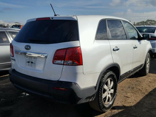 5XYKT3A10CG239619 - 2012 KIA SORENTO BA WHITE photo 4