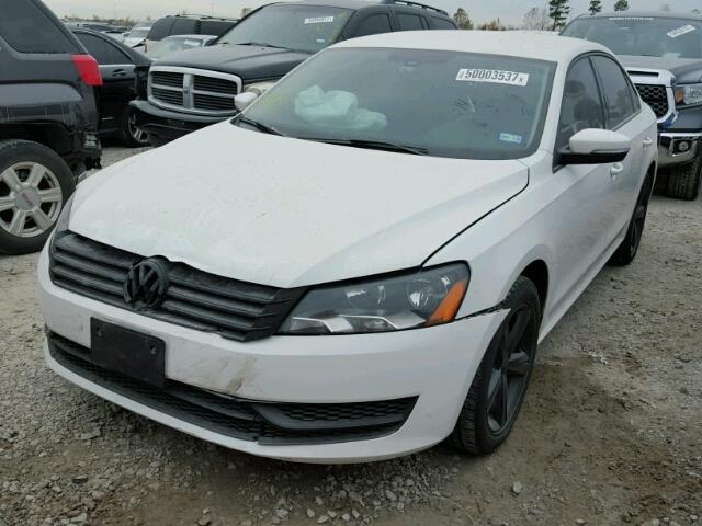 1VWBP7A32DC083390 - 2013 VOLKSWAGEN PASSAT SE WHITE photo 2