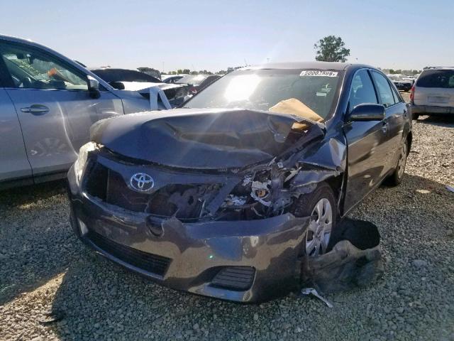 4T1BF3EK0BU711448 - 2011 TOYOTA CAMRY BASE GRAY photo 2