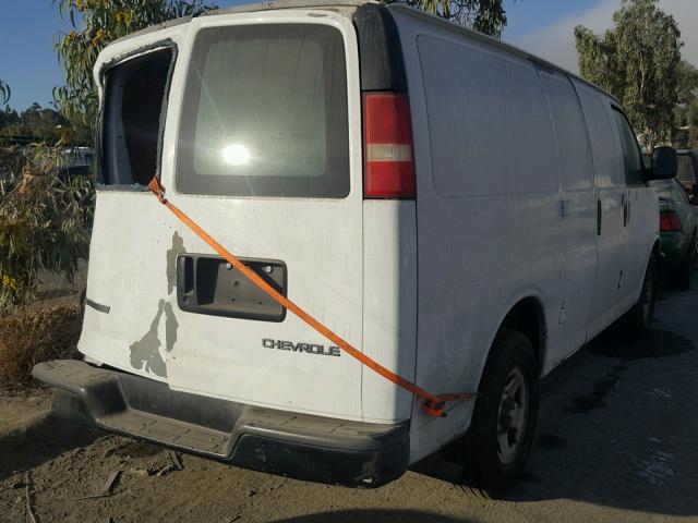 1GCFG15X461212906 - 2006 CHEVROLET EXPRESS G1 WHITE photo 4