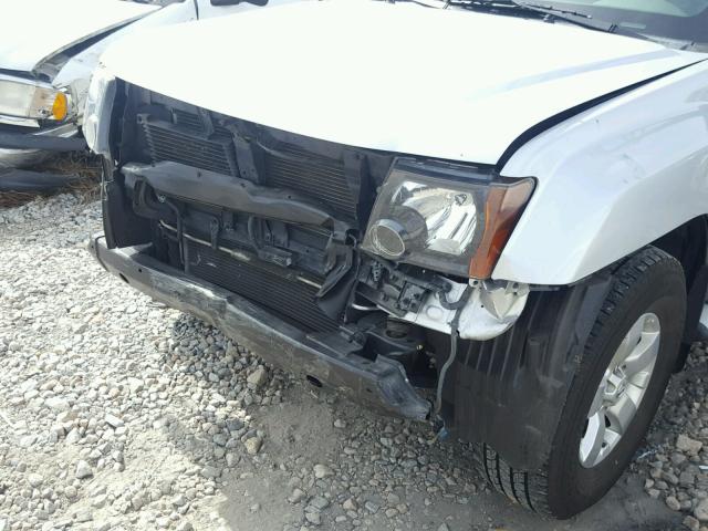 5N1AN0NW1DN818022 - 2013 NISSAN XTERRA X SILVER photo 9