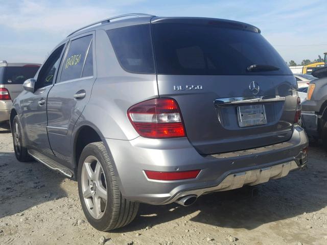 4JGBB7CB4AA615733 - 2010 MERCEDES-BENZ ML 550 4MA GRAY photo 3