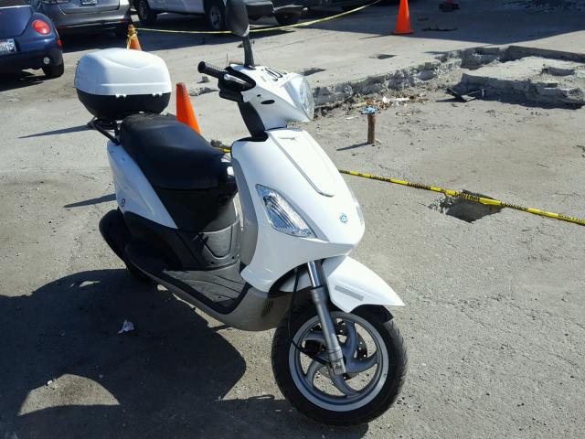 ZAPM578F494000768 - 2009 PIAGGIO FLY 50 WHITE photo 1