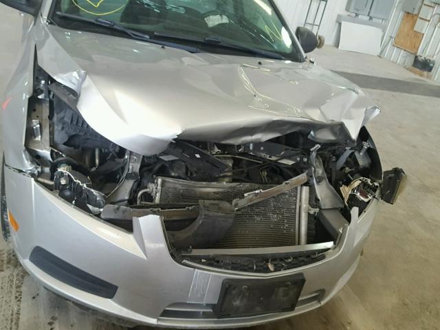 1G1PC5SH0B7150974 - 2011 CHEVROLET CRUZE LS SILVER photo 9