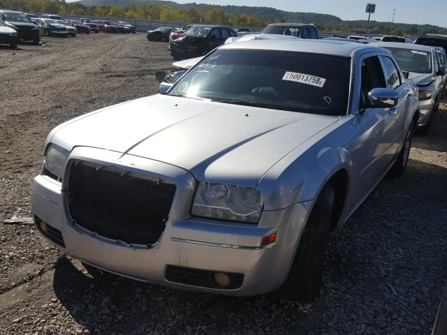 2C3JA53G15H594919 - 2005 CHRYSLER 300 TOURIN SILVER photo 2