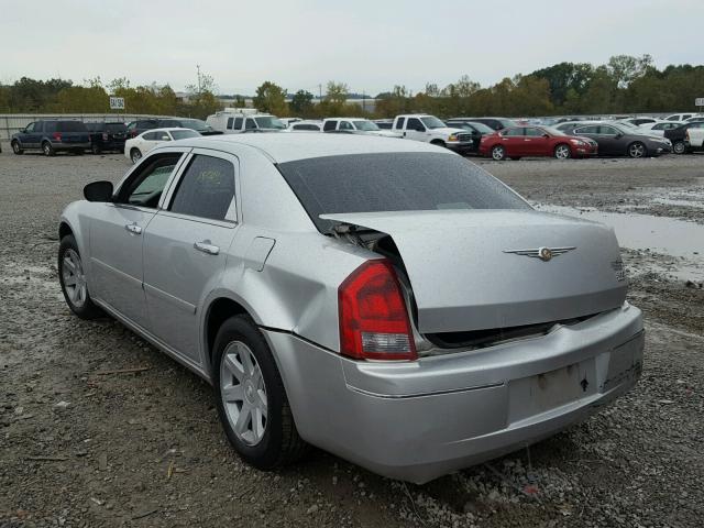 2C3JA53G15H594919 - 2005 CHRYSLER 300 TOURIN SILVER photo 3