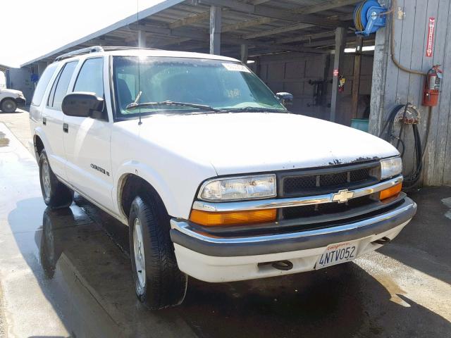 1GNDT13WX1K172547 - 2001 CHEVROLET BLAZER WHITE photo 1