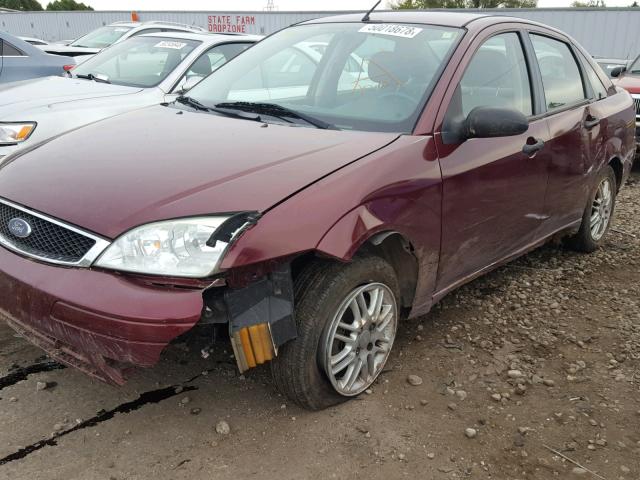 1FAHP34N67W265024 - 2007 FORD FOCUS ZX4 BURGUNDY photo 10