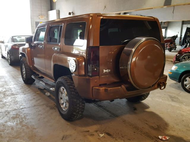 5GTDN136X68292946 - 2006 HUMMER H3 BROWN photo 3