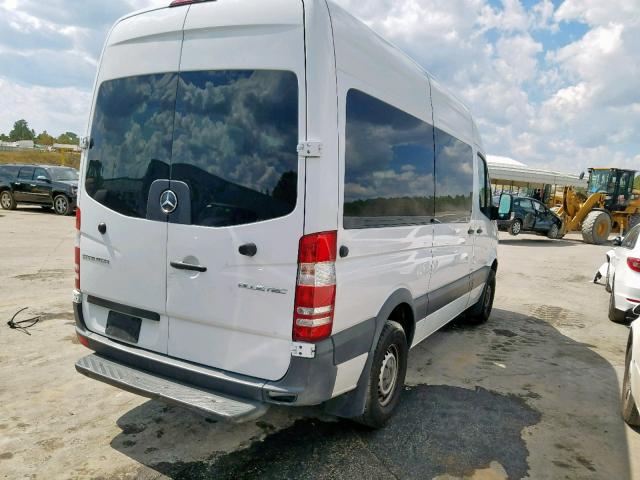 WDZPE7DD9GP301437 - 2016 MERCEDES-BENZ SPRINTER 2 WHITE photo 4