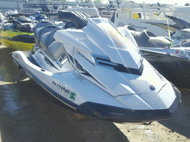 YAMA1021B515 - 2015 YAMAHA MARINE LOT WHITE photo 1