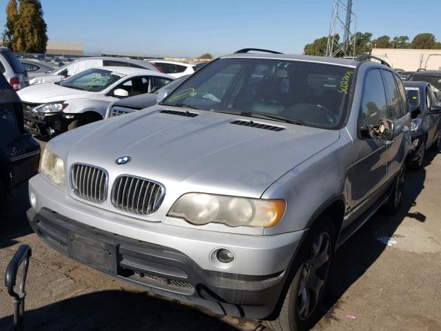 WBAFB33501LH23389 - 2001 BMW X5 4.4I GRAY photo 2