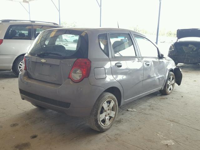 KL1TD66E69B618567 - 2009 CHEVROLET AVEO LS GRAY photo 4