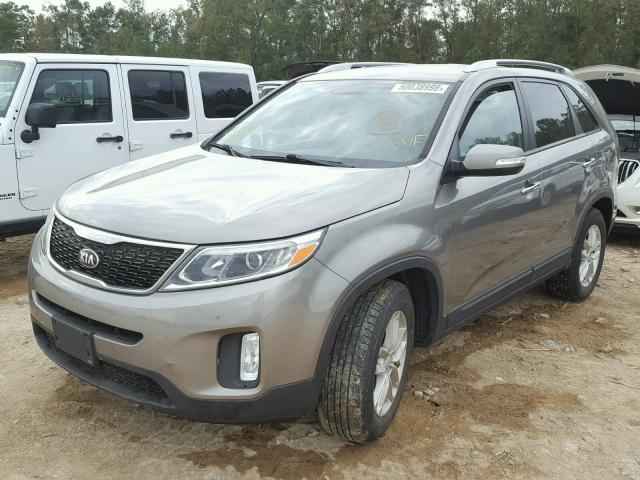 5XYKT3A67EG519570 - 2014 KIA SORENTO LX SILVER photo 2