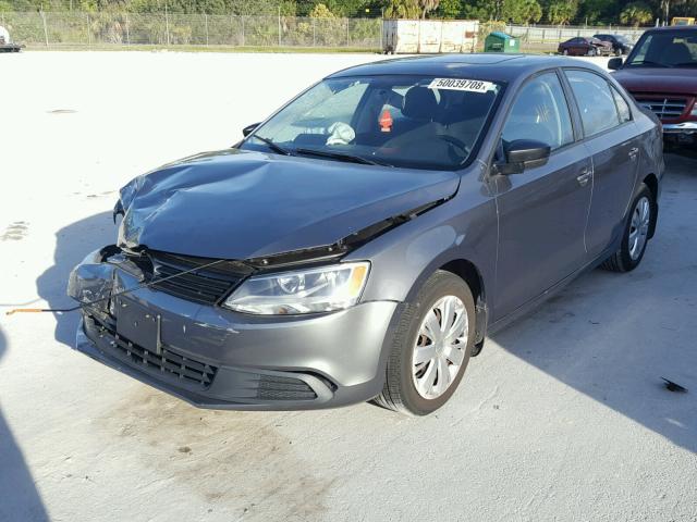 3VW2K7AJ9CM386211 - 2012 VOLKSWAGEN JETTA BASE Մոխրագույն լուսանկար 2