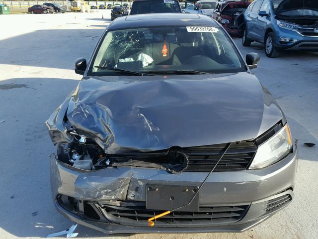 3VW2K7AJ9CM386211 - 2012 VOLKSWAGEN JETTA BASE Մոխրագույն լուսանկար 9