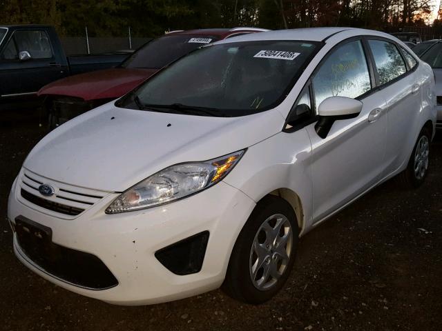 3FADP4AJ1BM216215 - 2011 FORD FIESTA S WHITE photo 2