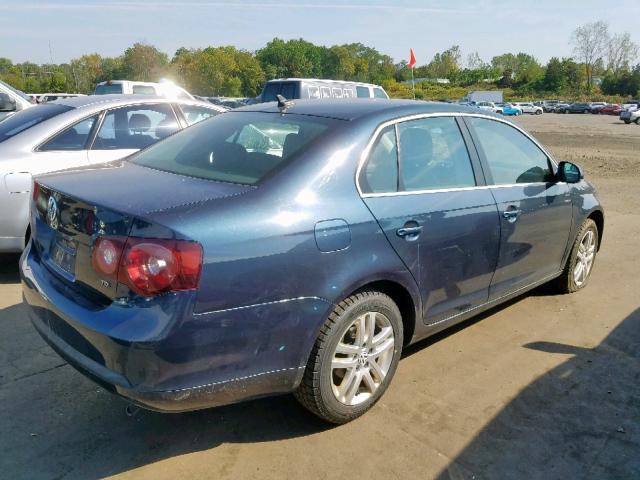 3VWRL71K39M068677 - 2009 VOLKSWAGEN JETTA TDI BLUE photo 4