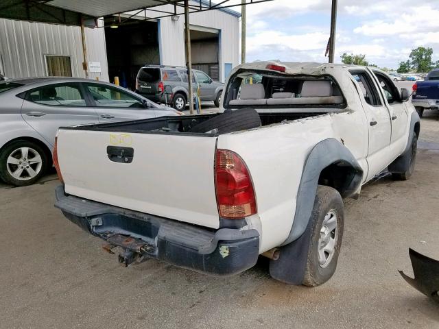 5TEKU72N47Z359912 - 2007 TOYOTA TACOMA DOU WHITE photo 4