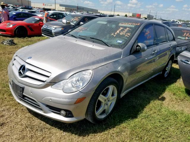 4JGCB56E78A066702 - 2008 MERCEDES-BENZ R 350 SILVER photo 2