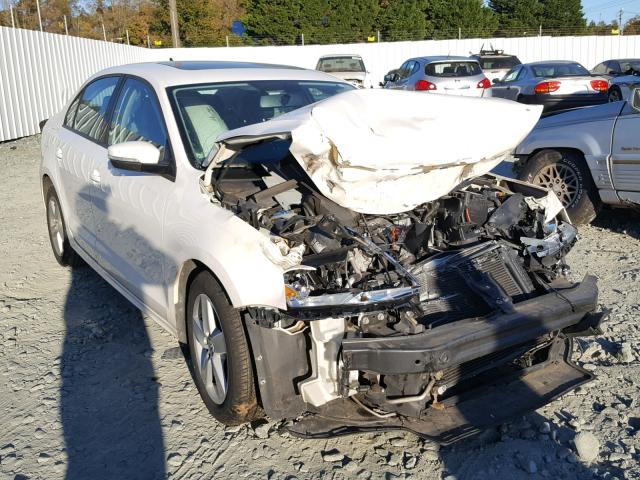 3VW3L7AJ1BM031369 - 2011 VOLKSWAGEN JETTA TDI WHITE photo 1