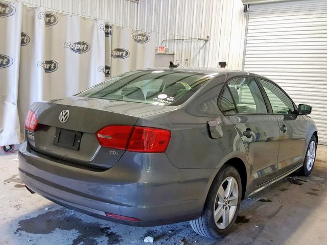 3VWLL7AJXBM069649 - 2011 VOLKSWAGEN JETTA TDI GRAY photo 4