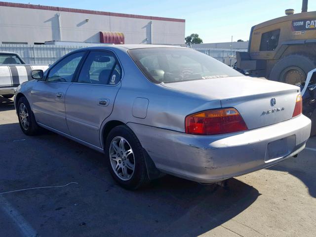 19UUA5668YA033651 - 2000 ACURA 3.2TL SILVER photo 3