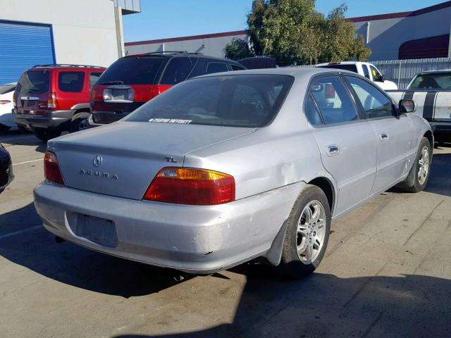 19UUA5668YA033651 - 2000 ACURA 3.2TL SILVER photo 4