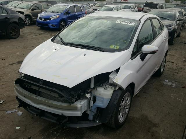 3FADP4BJ6GM174761 - 2016 FORD FIESTA SE WHITE photo 2