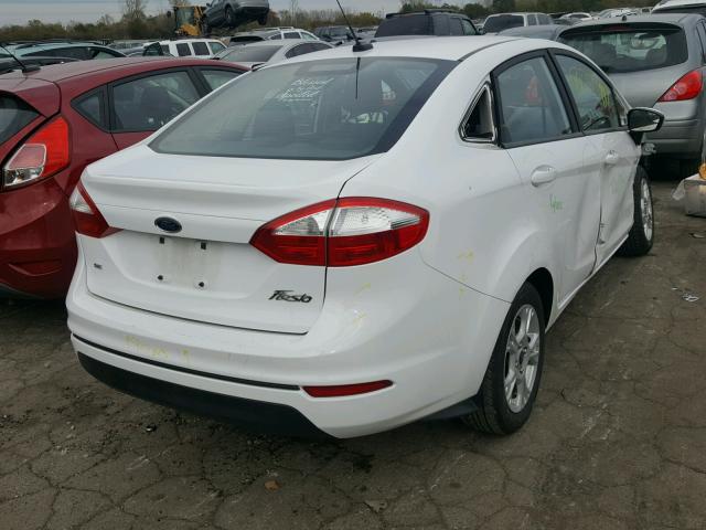 3FADP4BJ6GM174761 - 2016 FORD FIESTA SE WHITE photo 4