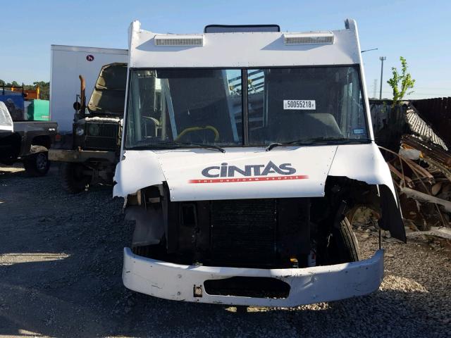 4UZAANDU7CCBY4513 - 2012 FREIGHTLINER CHASSIS M WHITE photo 9