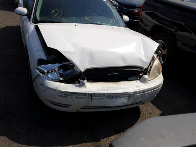 1FAFP56U55A293933 - 2005 FORD TAURUS SEL WHITE photo 7