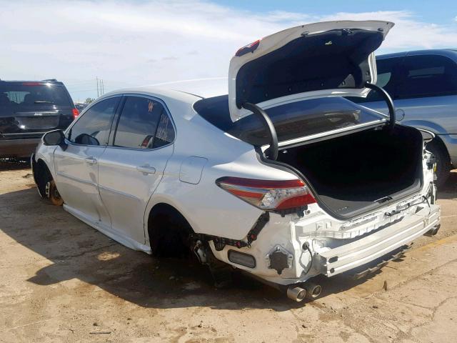 4T1B61HK3JU117113 - 2018 TOYOTA CAMRY XSE WHITE photo 3