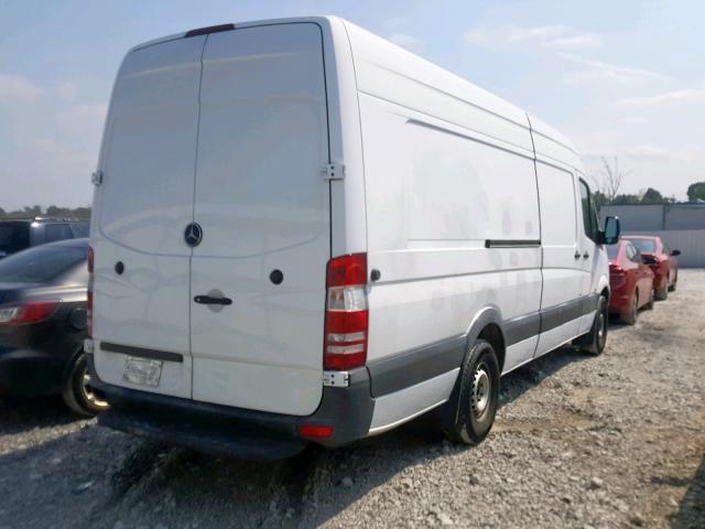 WD3PE8CC5C5684498 - 2012 MERCEDES-BENZ SPRINTER 2 WHITE photo 4