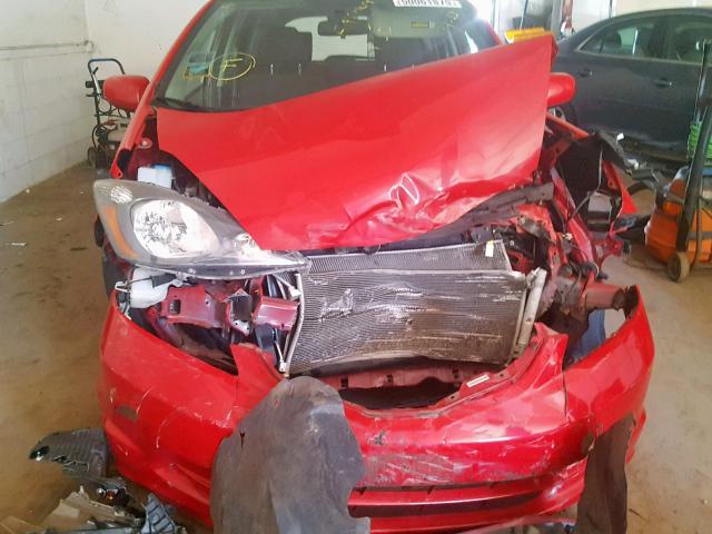 JHMGE8H33DC070396 - 2013 HONDA FIT RED photo 9