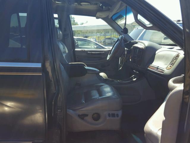 5LMFU28L3WLJ02966 - 1998 LINCOLN NAVIGATOR Қара фото 5