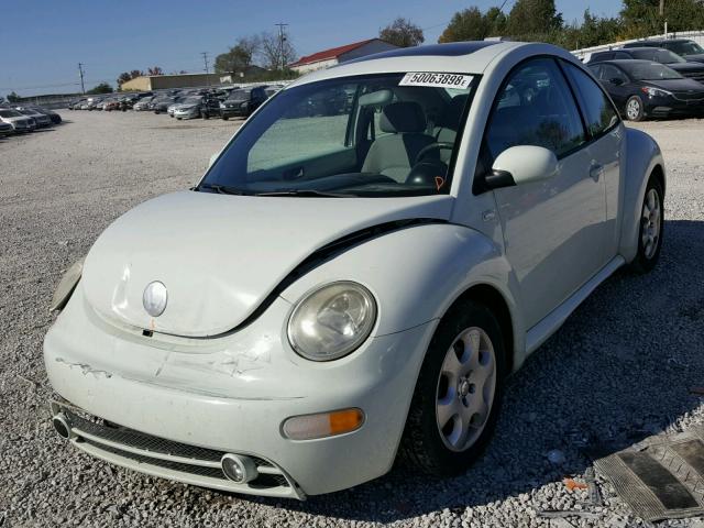 3VWCB21C42M456267 - 2002 VOLKSWAGEN NEW BEETLE WHITE photo 2