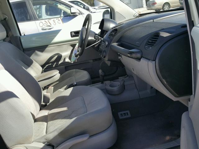 3VWCB21C42M456267 - 2002 VOLKSWAGEN NEW BEETLE WHITE photo 5