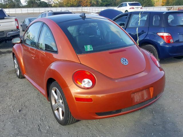 3VWRG3AGXAM021806 - 2010 VOLKSWAGEN NEW BEETLE ნარინჯისფერი ფოტო 3