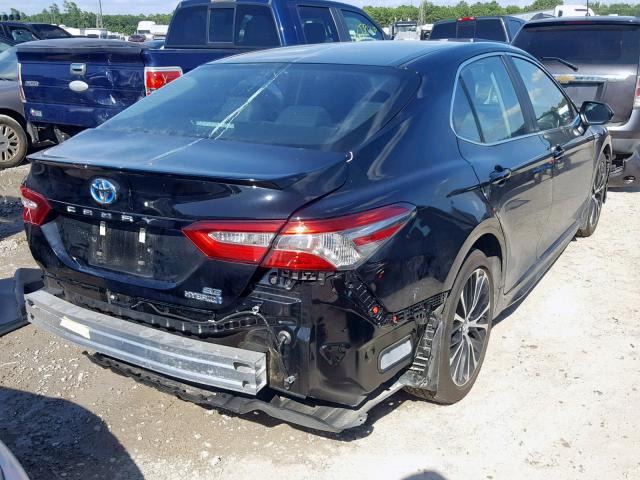 4T1B21HK8JU510343 - 2018 TOYOTA CAMRY HYBR BLACK photo 4