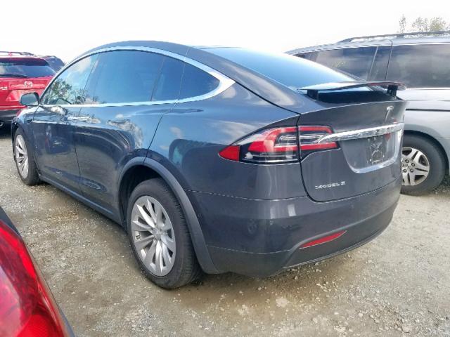 5YJXCBE29JF121656 - 2018 TESLA MODEL X GRAY photo 3