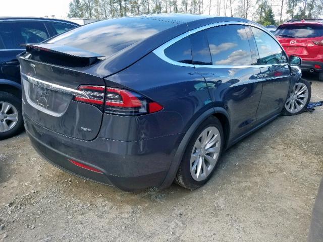 5YJXCBE29JF121656 - 2018 TESLA MODEL X GRAY photo 4