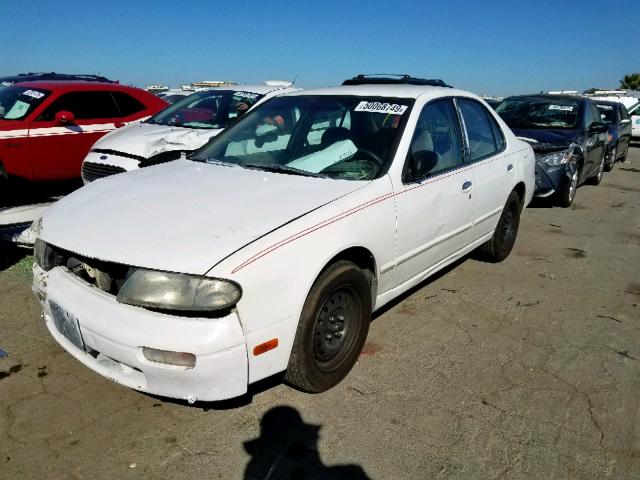 1N4BU31F7PC133306 - 1993 NISSAN ALTIMA XE WHITE photo 2