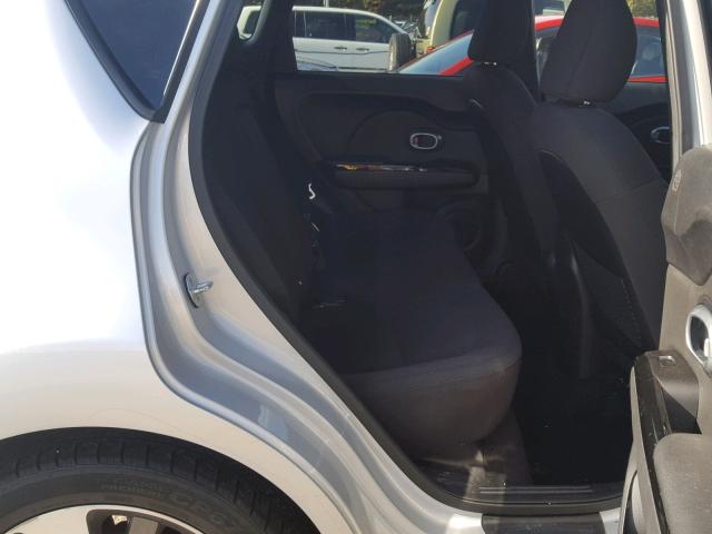 KNDJX3A59F7773626 - 2015 KIA SOUL ! SILVER photo 6