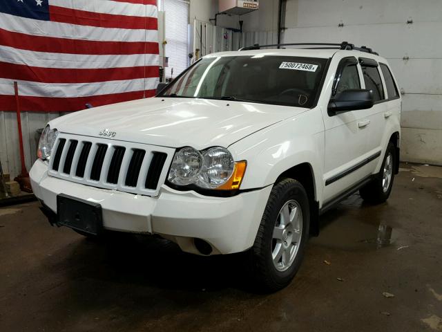 1J8GR48K59C527764 - 2009 JEEP GRAND CHER WHITE photo 2