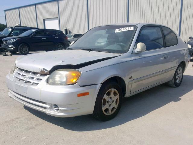 KMHCG35C45U338946 - 2005 HYUNDAI ACCENT GS SILVER photo 2