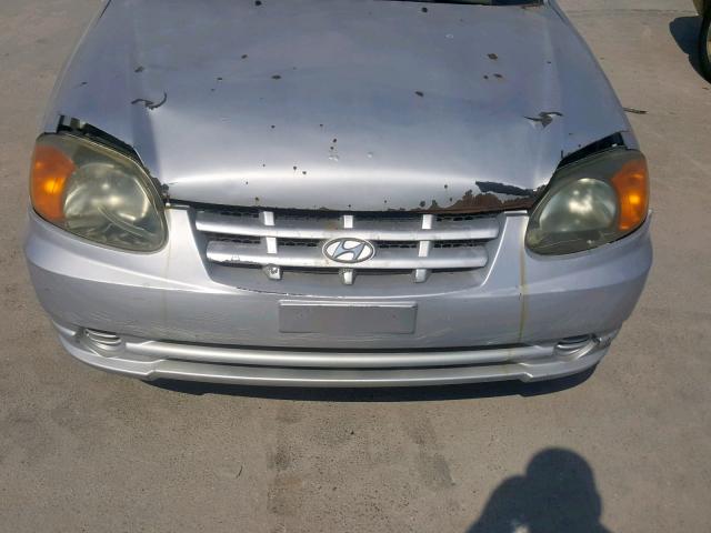 KMHCG35C45U338946 - 2005 HYUNDAI ACCENT GS SILVER photo 9