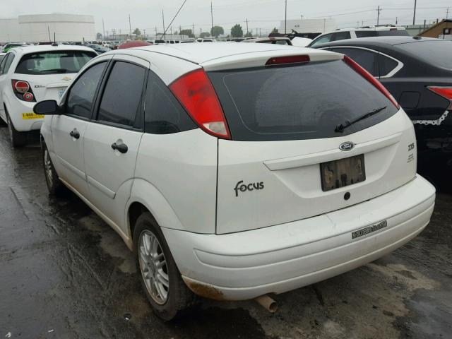 3FAFP37383R138354 - 2003 FORD FOCUS ZX5 WHITE photo 3